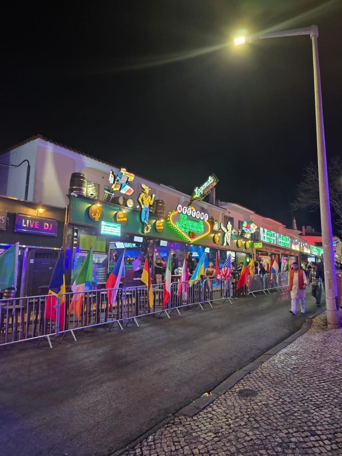 Studio Rua Dos Bares Em Albufeira Bagian luar foto